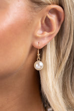 Load image into Gallery viewer, Paparazzi White Collar Welcome - Gold Necklace