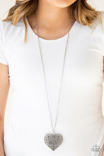 Load image into Gallery viewer, Paparazzi Classic Casanova - Heart Necklace