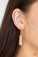 Load image into Gallery viewer, Paparazzi Texture Tigress - Gold Necklace
