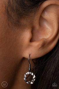 Paparazzi  Dizzying Discs - Silver Necklace