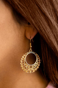 Paparazzi - Grapevine Glamorous - Gold Earring
