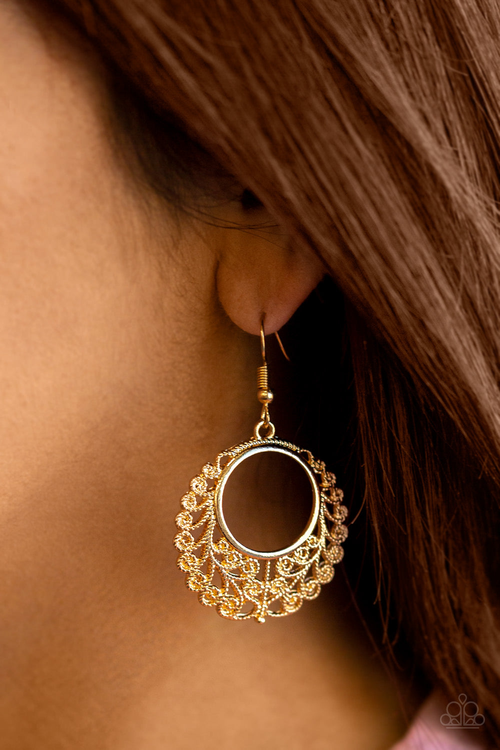 Paparazzi - Grapevine Glamorous - Gold Earring