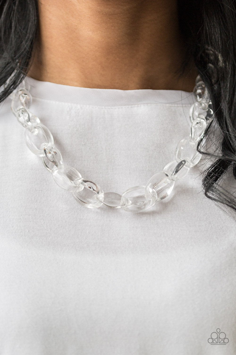 Paparazzi Ice Queen - Clear Acrylic Link Necklace