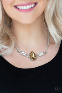 Paparazzi Way The Make An Entrance - Necklace