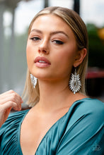 Load image into Gallery viewer, Paparazzi Turn up the Luxe - White Earring
