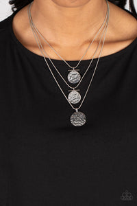 Paparazzi  Dizzying Discs - Silver Necklace