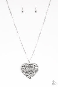 Paparazzi Classic Casanova - Heart Necklace