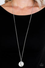Load image into Gallery viewer, Paparazzi Dauntless Diva - Gem Necklace
