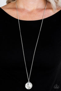 Paparazzi Dauntless Diva - Gem Necklace