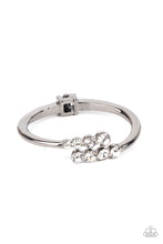 Load image into Gallery viewer, Paparazzi Defying Dazzle - Black Bracelet
