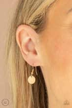 Load image into Gallery viewer, Paparazzi Dont Get Bent Out Of Shape - Gold Choker Necklace
