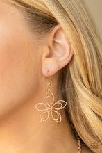 Load image into Gallery viewer, Paparazzi Flower Garden Fashionista - Gold Flower Necklace
