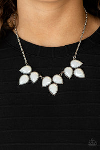 Paparazzi Prairie Fairytale - Rose Gold/White Necklace